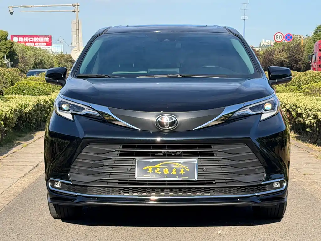 Toyota Sienna 2025