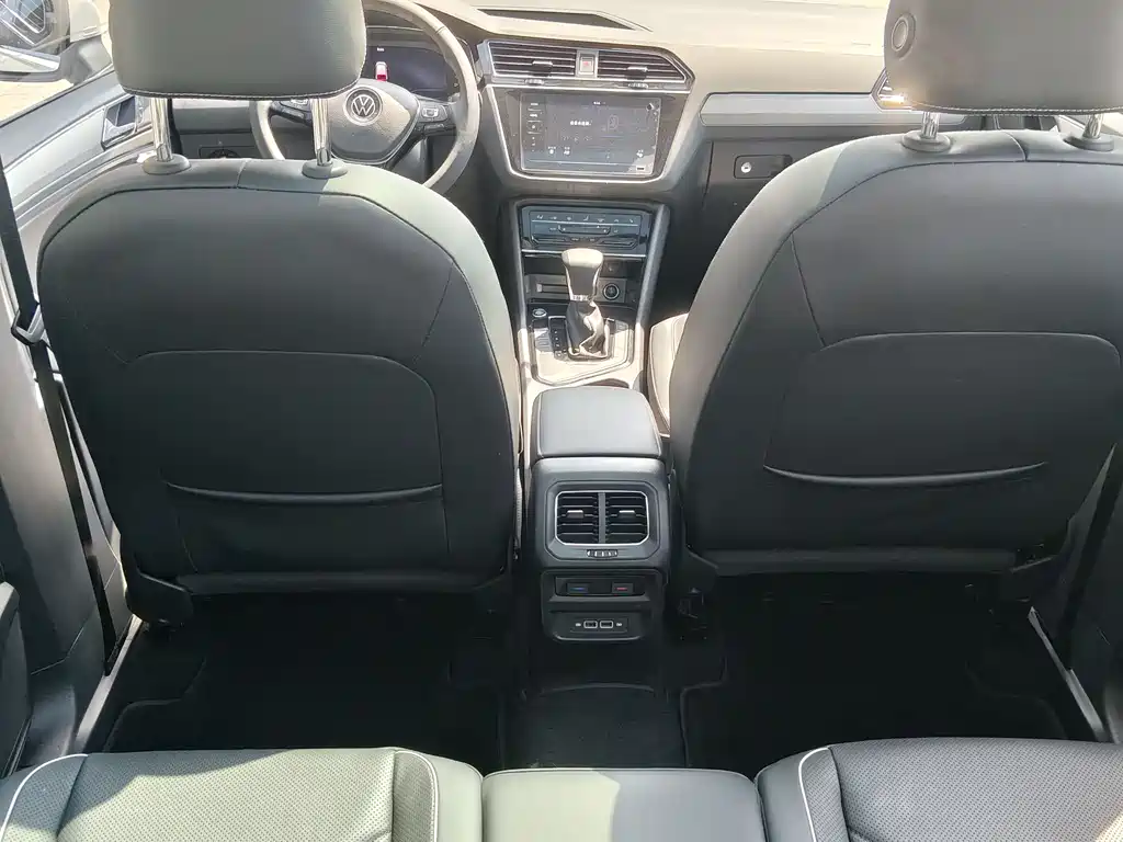 Volkswagen Tiguan L PHEV 2021 — фото 12