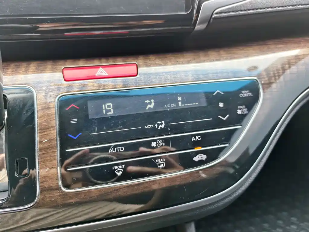 Honda Odyssey 2015 — фото 13