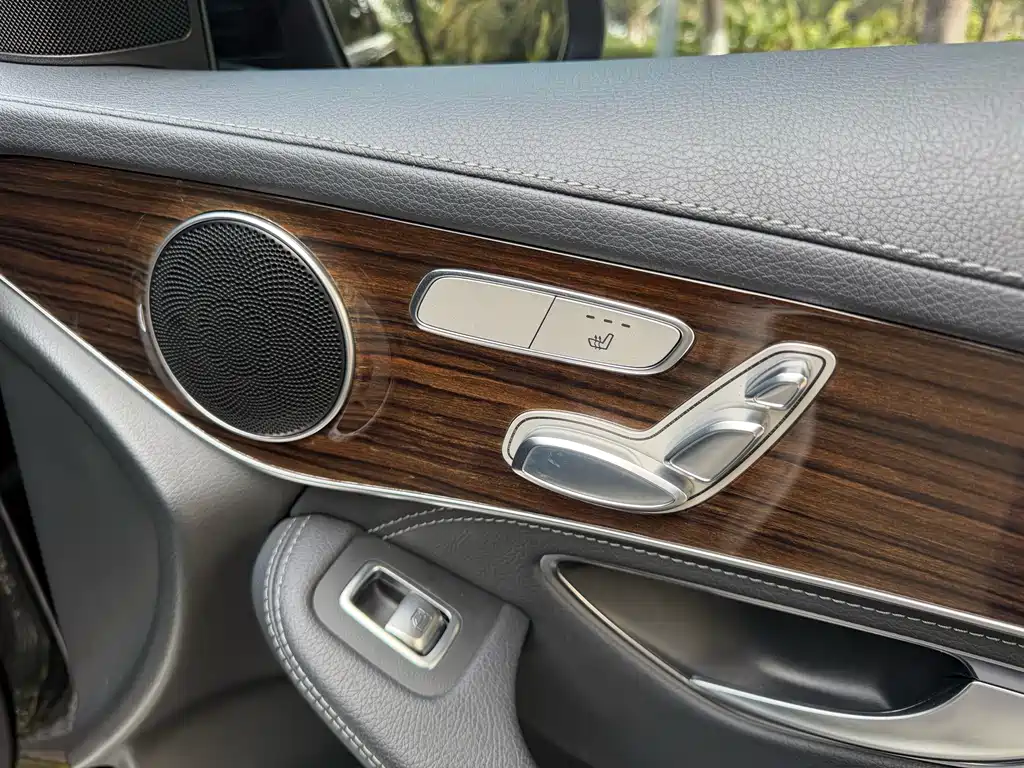 Mercedes-Benz GLC 2017 — фото 25