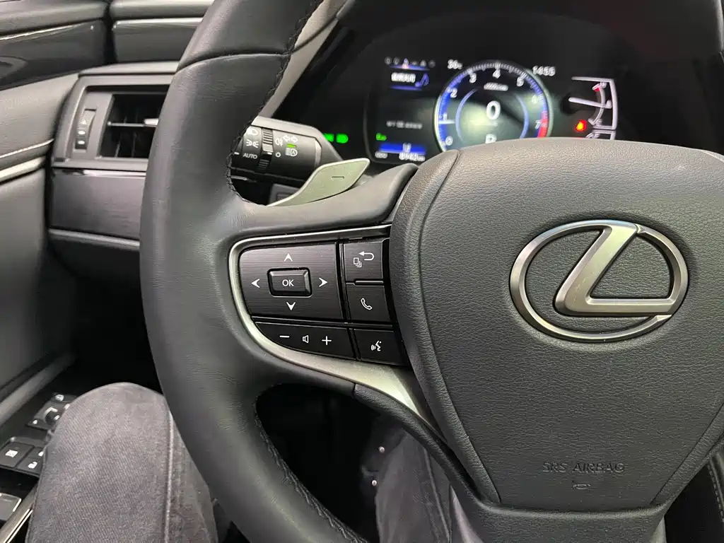 Lexus ES 2023 — фото 25