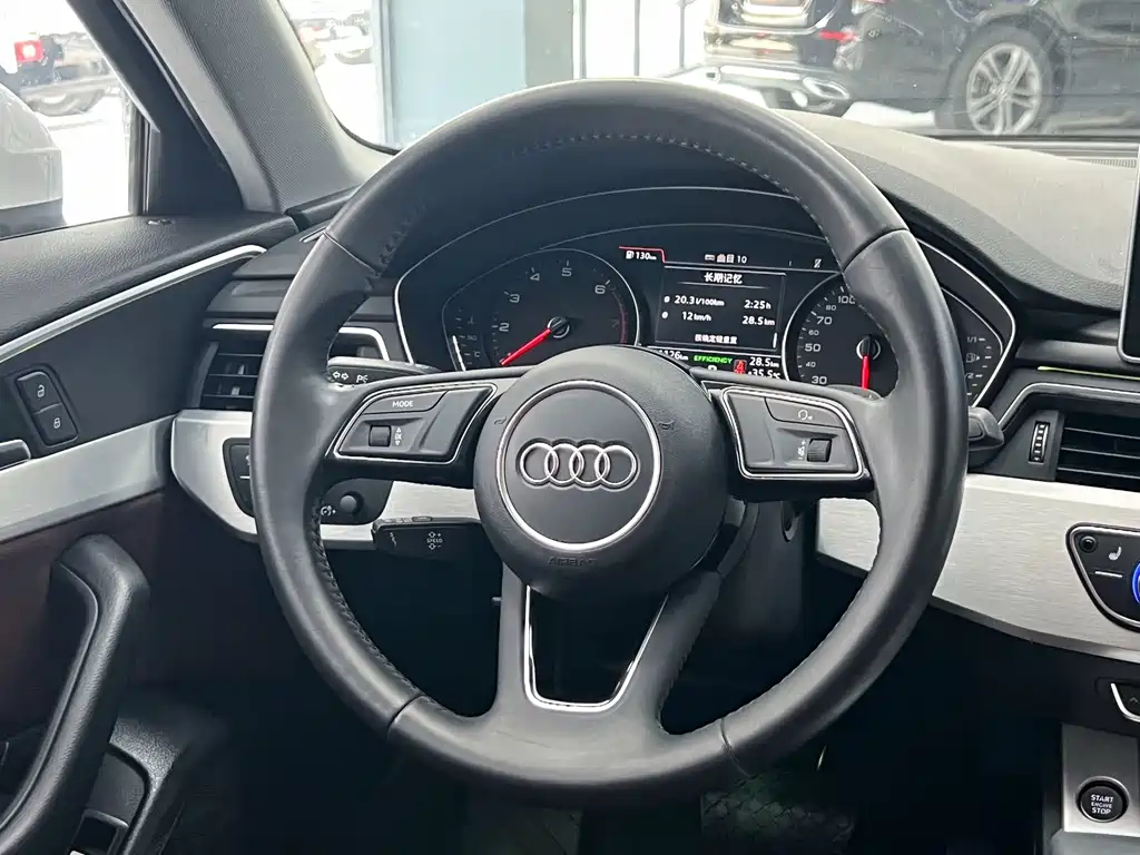 Audi A4L 2018 — фото 12