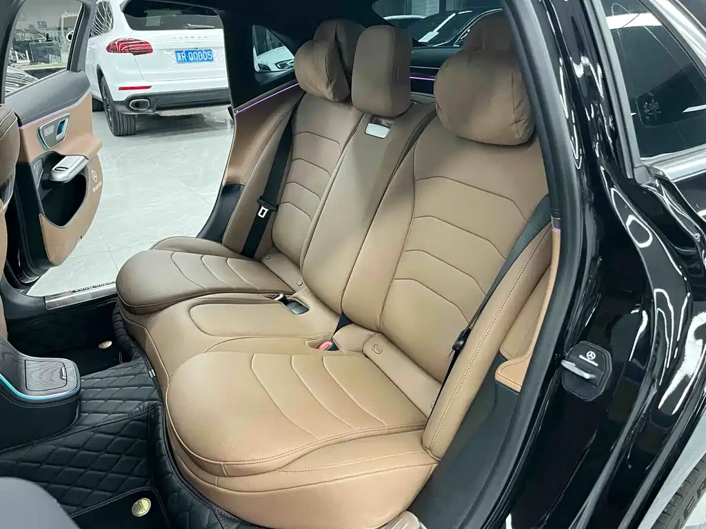 Mercedes-Benz E-Class 2025 — фото 14