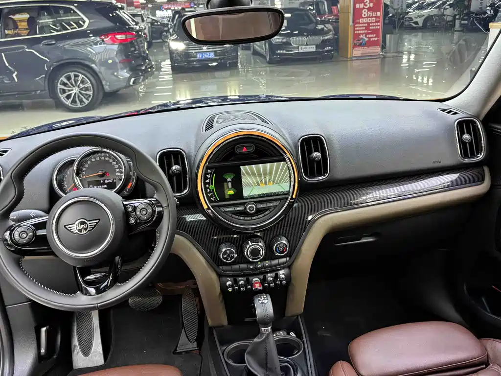 MINI Countryman 2019 — фото 11