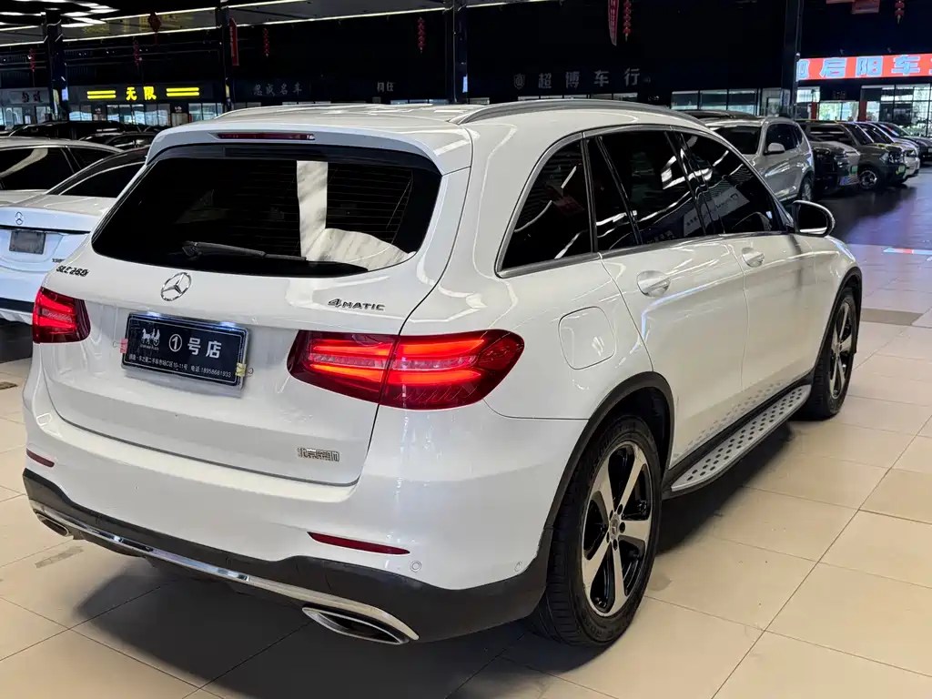 Mercedes-Benz GLC 2018 — фото 13