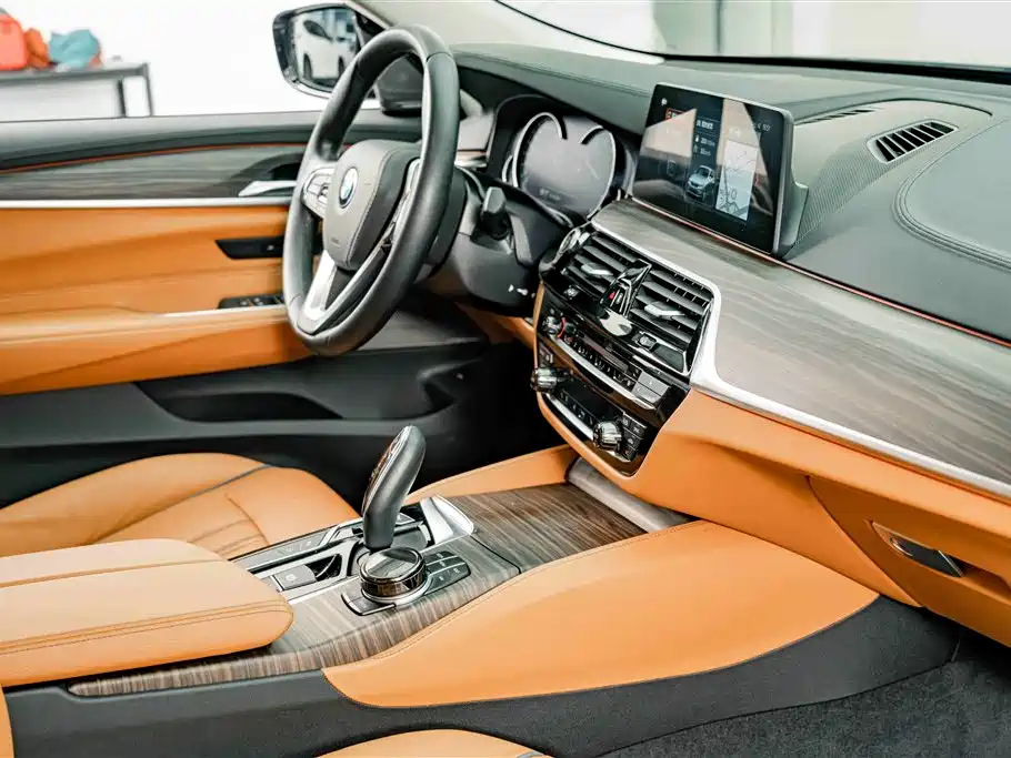 BMW 6 Series GT 2018 — фото 17