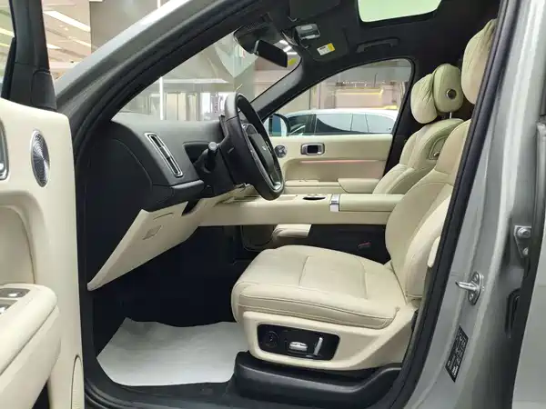 Li Auto L8 2025