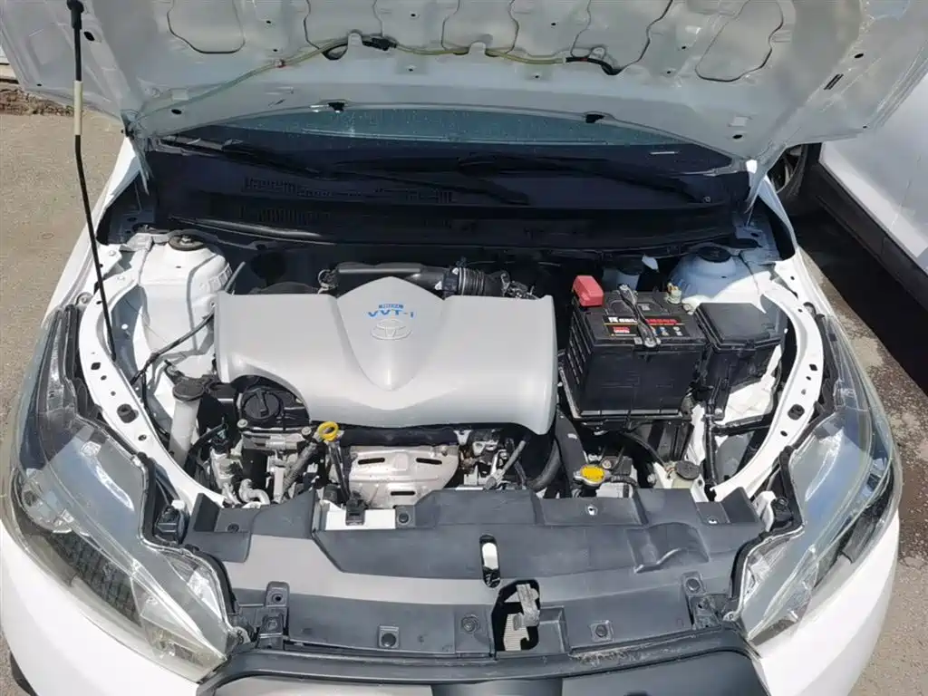 Toyota Yaris L 2015 — фото 20