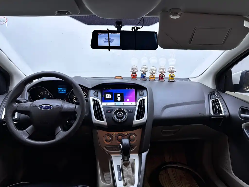 Ford Focus 2015 — фото 15