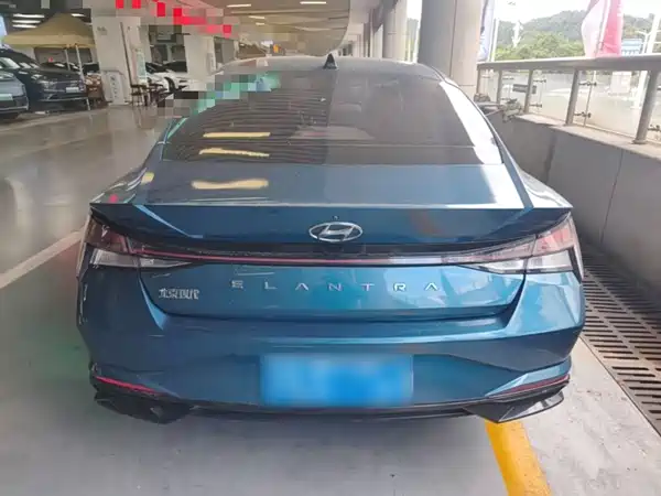 Hyundai Elantra 2022