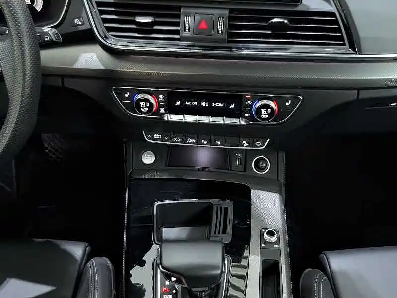 Audi Q5L 2021 — фото 10