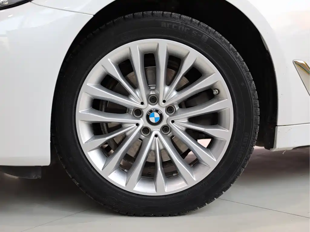 BMW 5 Series 2022 — фото 4