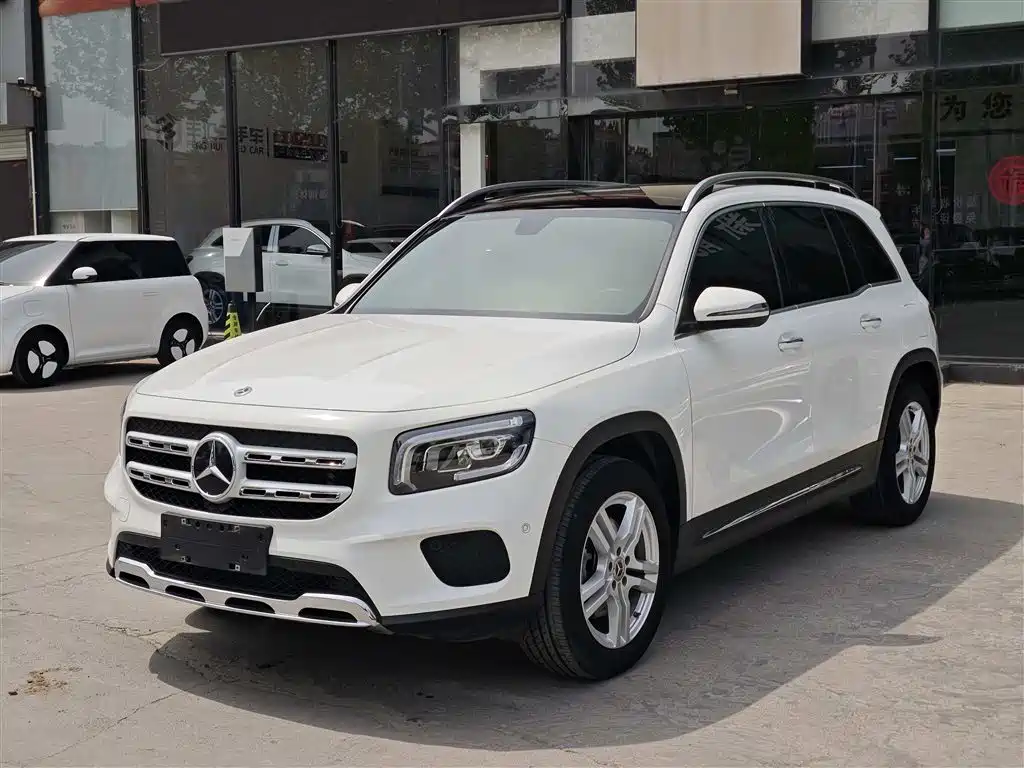 Mercedes-Benz GLB 2023 — фото 1