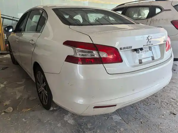 Peugeot 408 2016