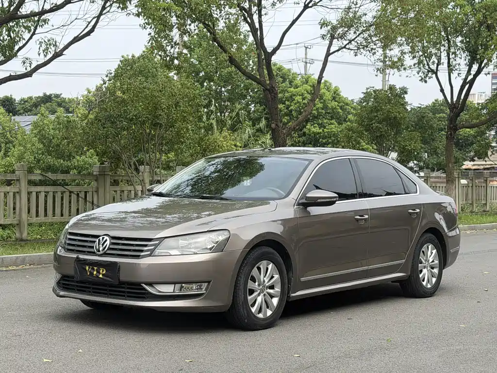 Volkswagen Passat 2015 — фото 1