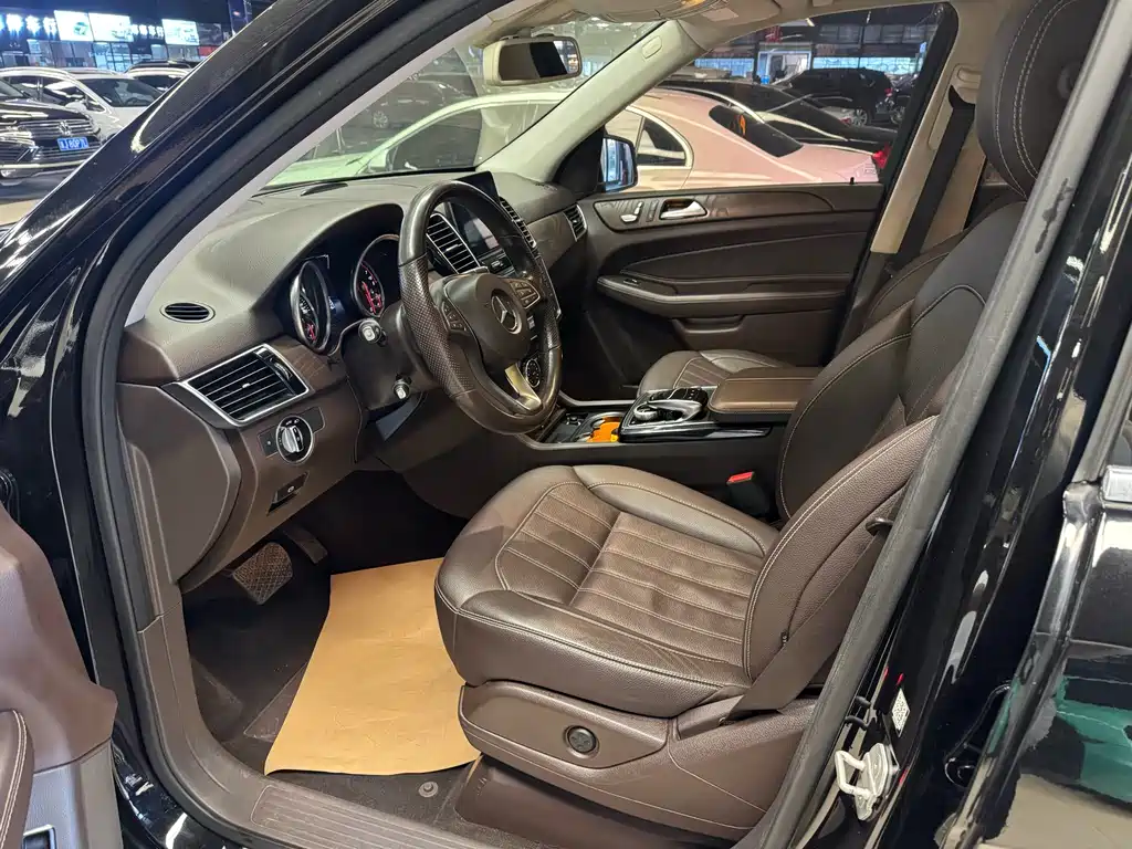 Mercedes-Benz GLE 2017 — фото 16