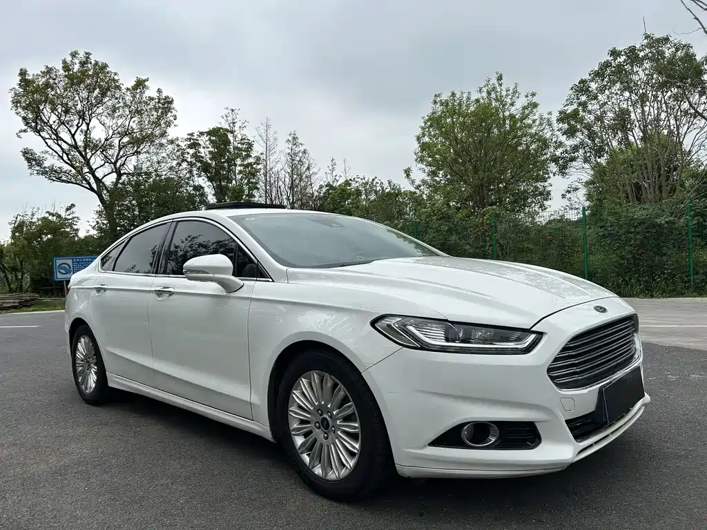 Ford Mondeo 2014 — фото 3