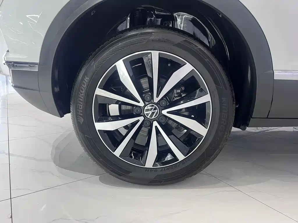 Volkswagen T-Roc 2023 — фото 20