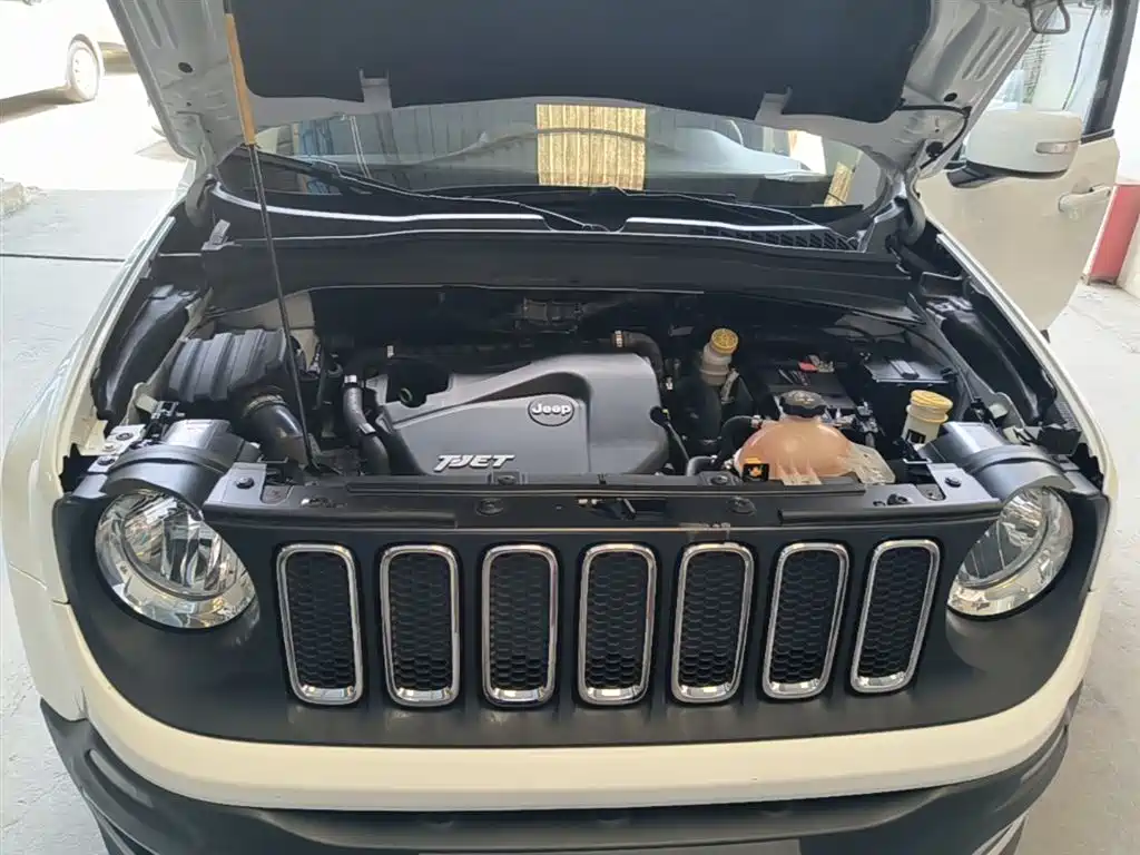 Jeep Renegade 2017 — фото 20