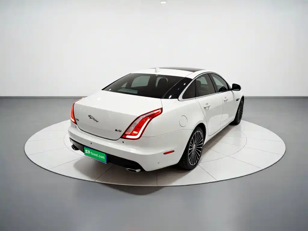 Jaguar XJ 2016