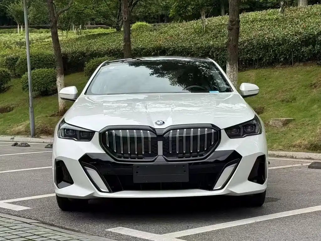 BMW 5 Series 2025