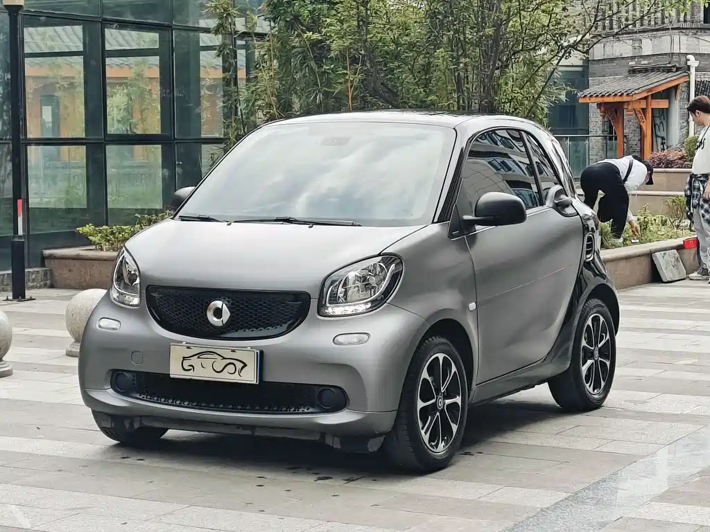 smart Fortwo 2017 — фото 1