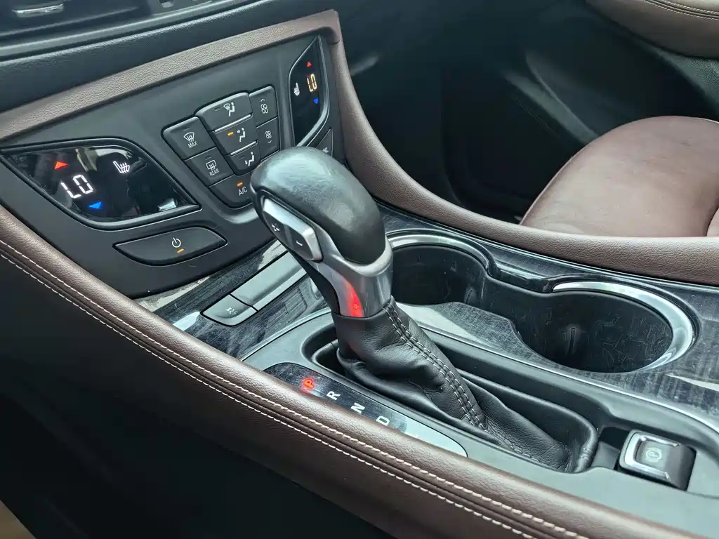 Buick Envision Plus 2020 — фото 10