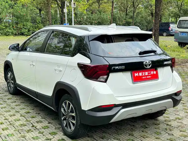 Toyota Yaris L 2022