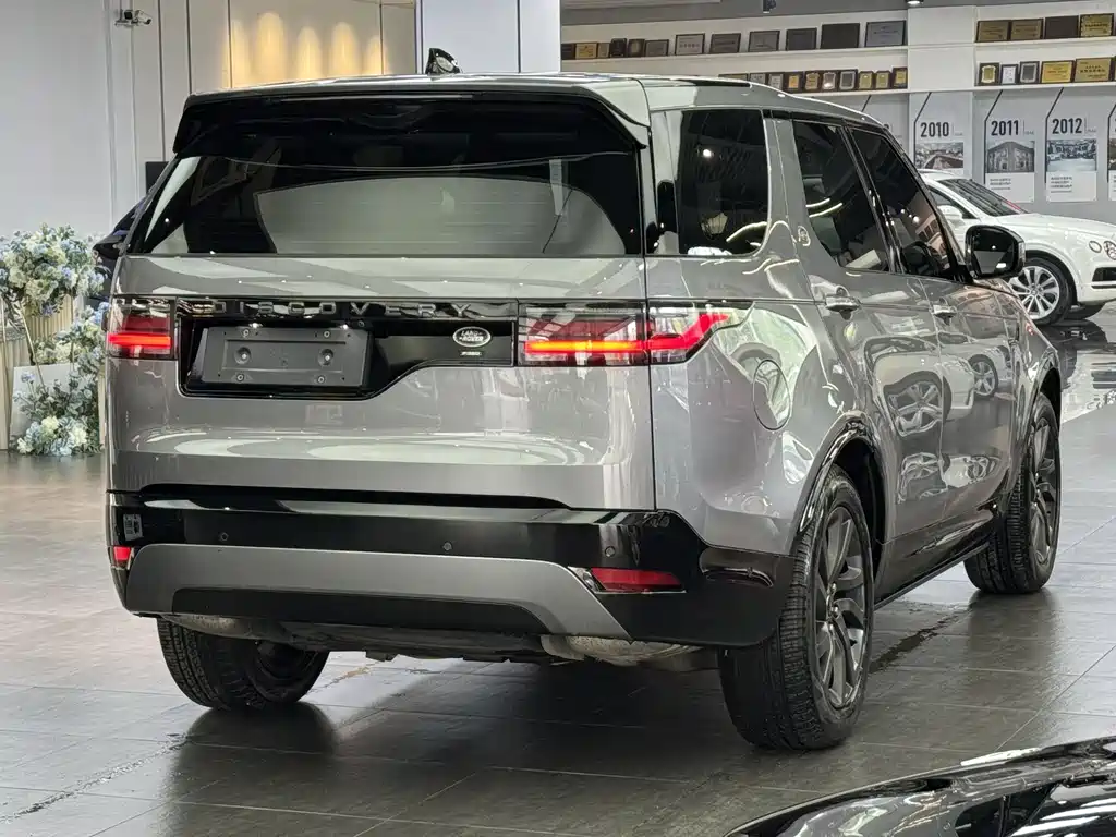 Land Rover Discovery 2021 — фото 6