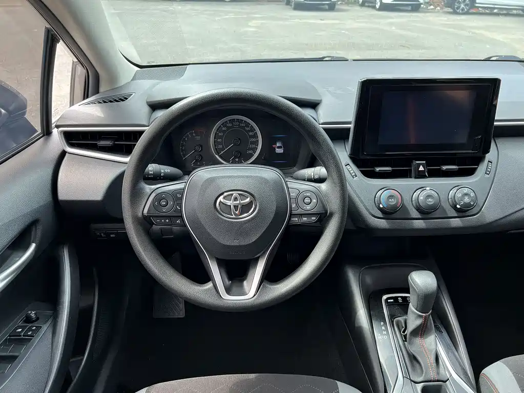 Toyota Corolla 2023 — фото 11
