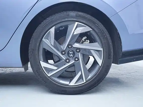 Hyundai Elantra 2024 — фото 12
