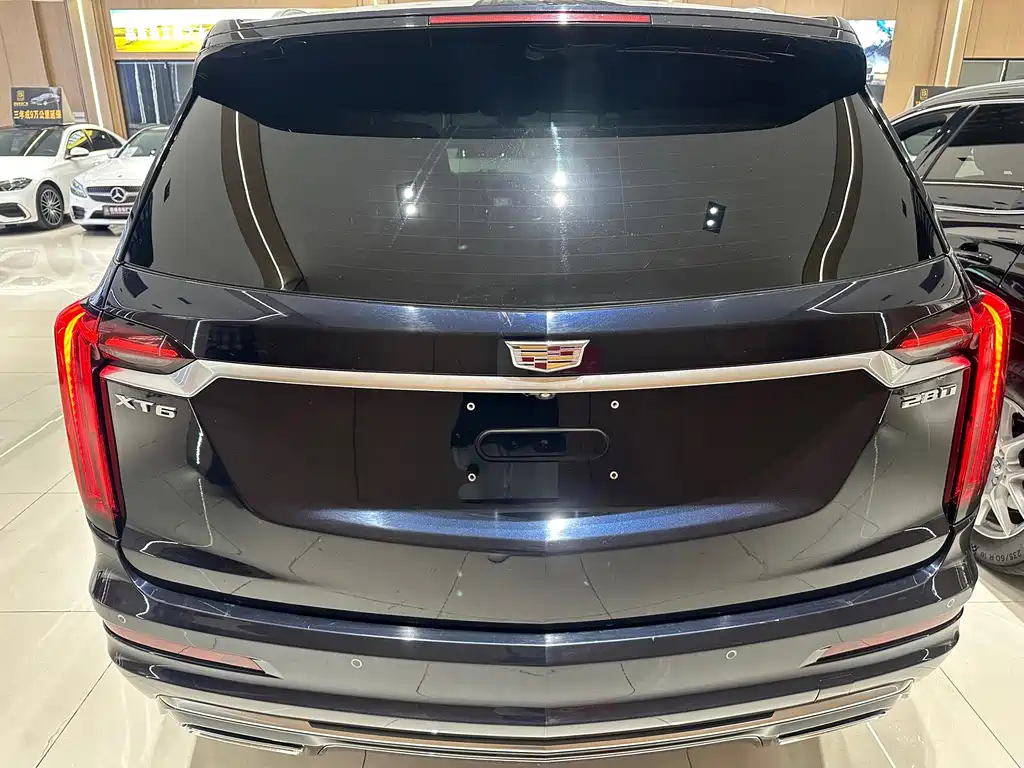 Cadillac XT6 2021 — фото 12