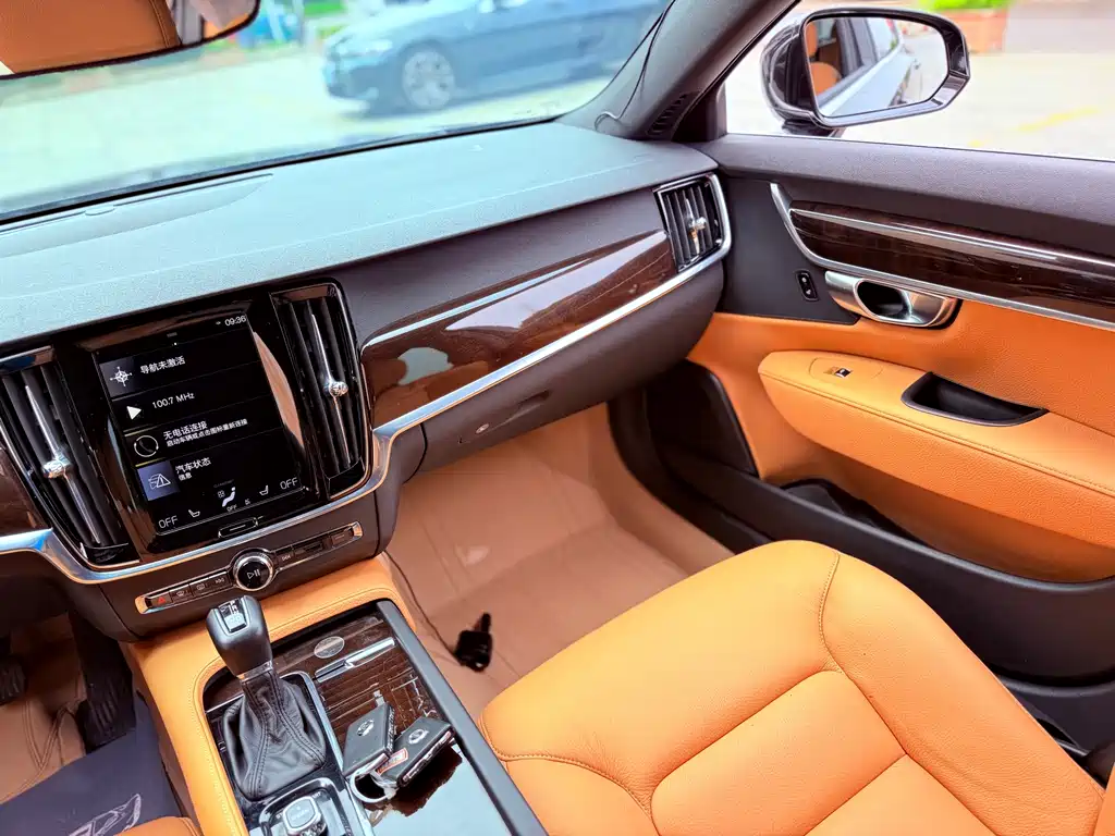Volvo S90 2017 — фото 15