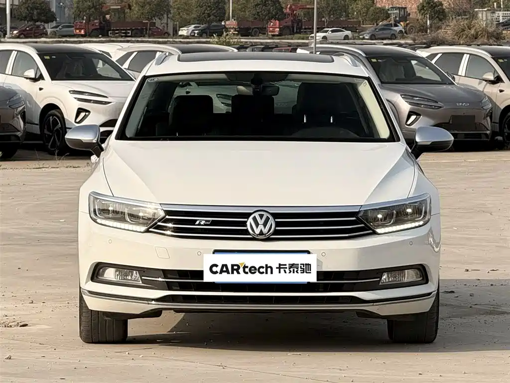 Volkswagen Viloran 2018 — фото 1