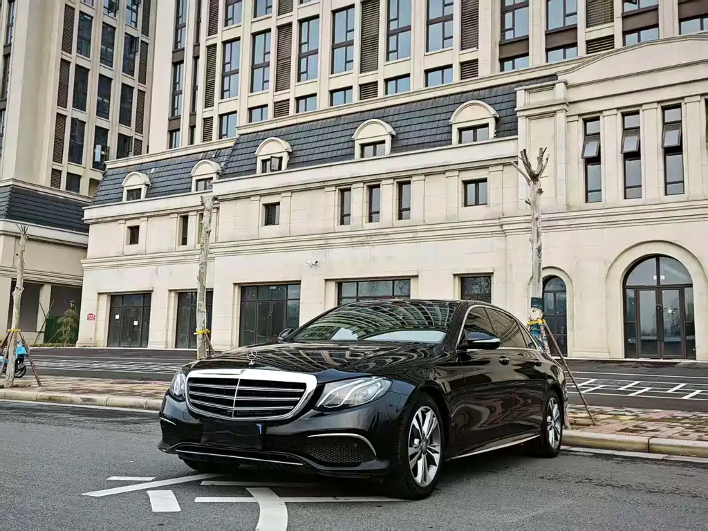 Mercedes-Benz E-Class 2016 — фото 1