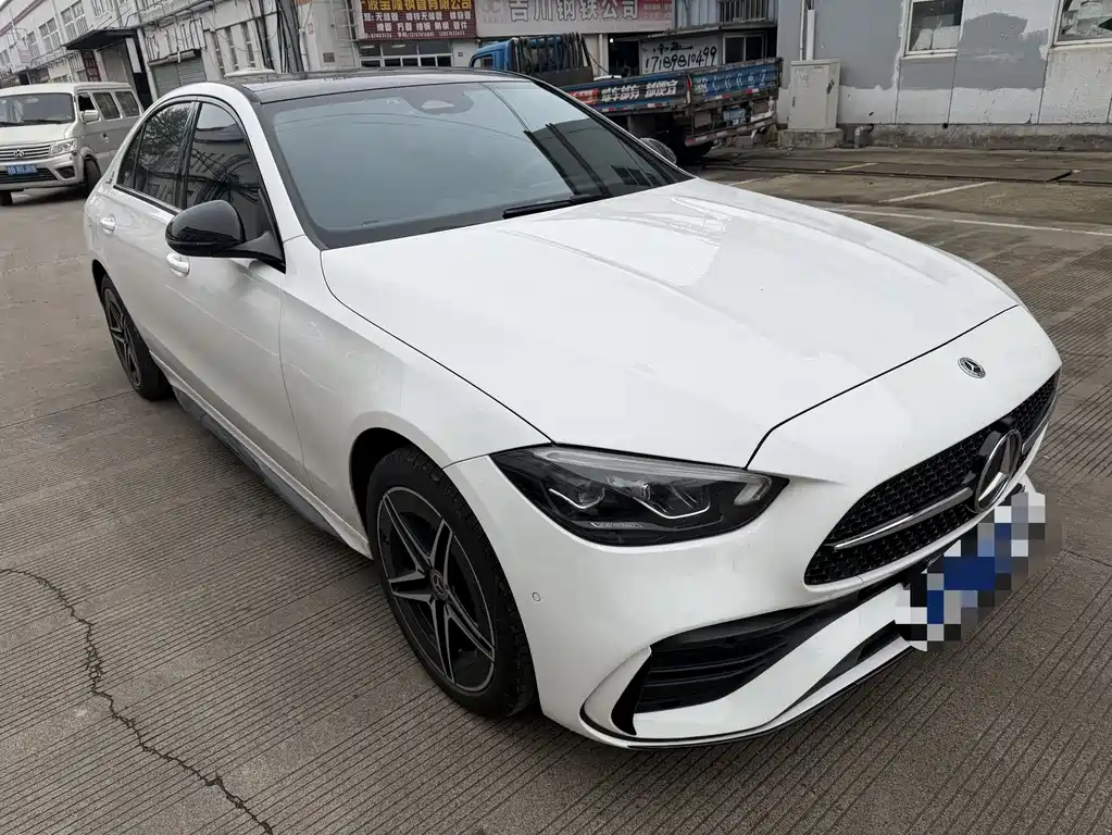 Mercedes-Benz C-Class 2024