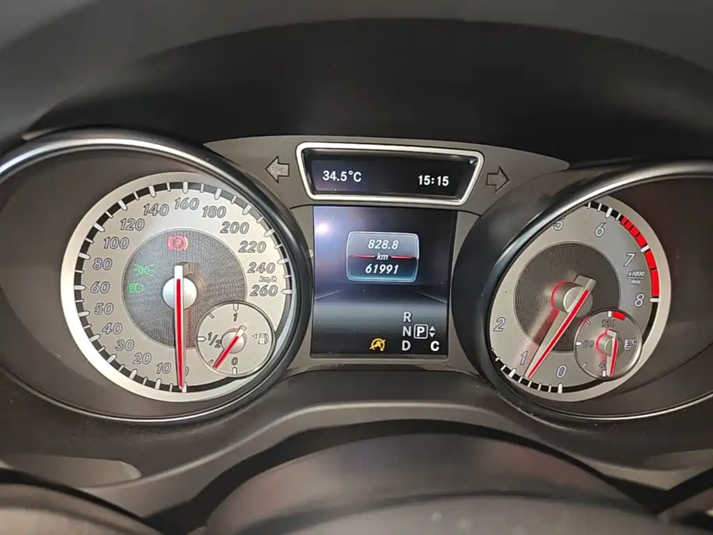 Mercedes-Benz GLA 2016 — фото 12