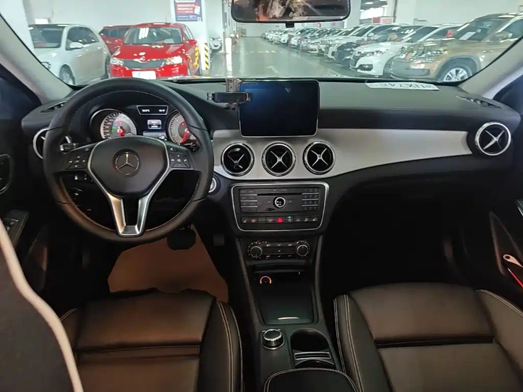 Mercedes-Benz GLA 2016 — фото 10