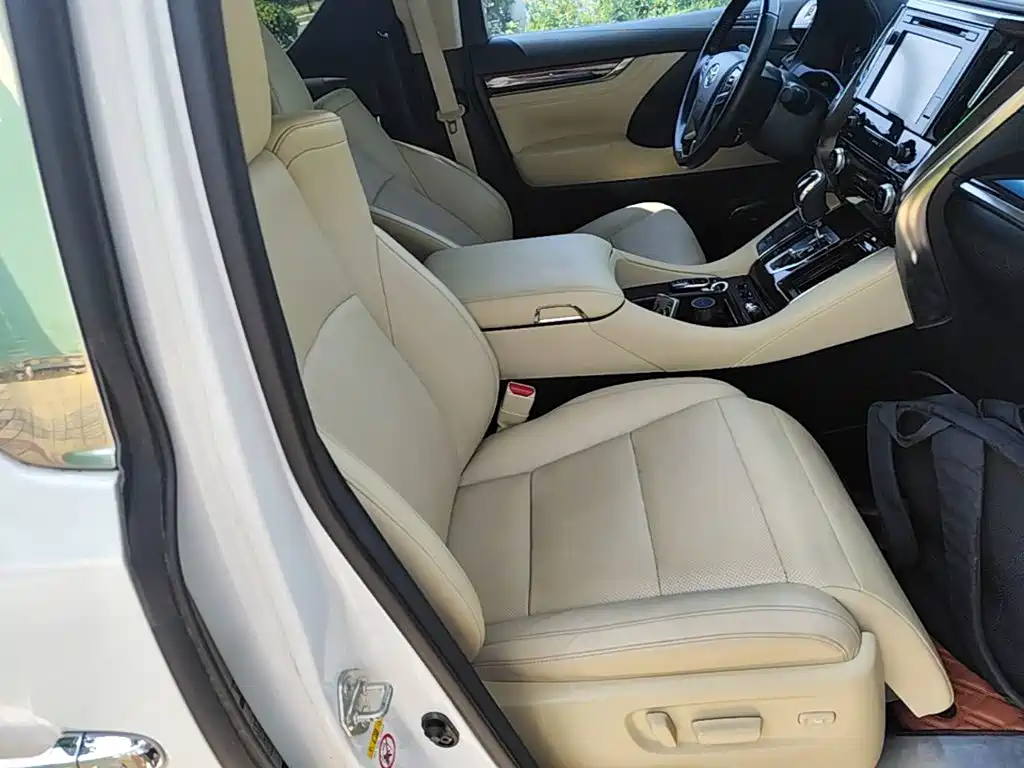 Toyota Alphard 2017 — фото 25