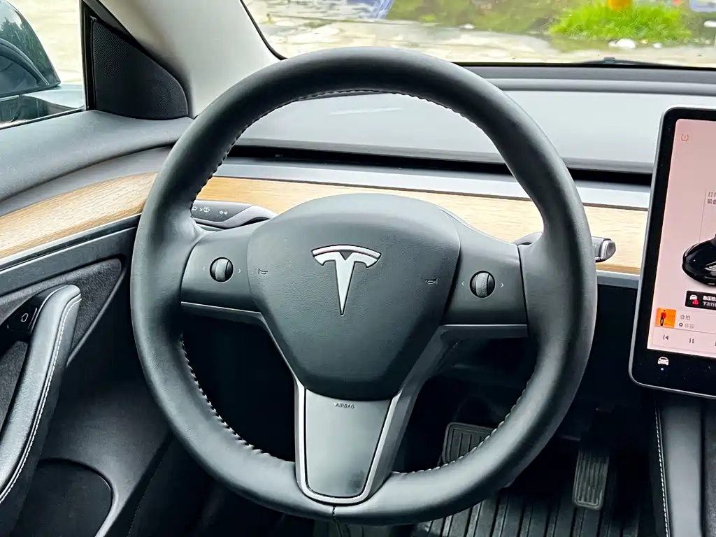 Tesla Model 3 2022 — фото 9
