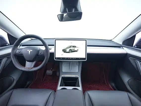 Tesla Model Y 2024 — фото 4