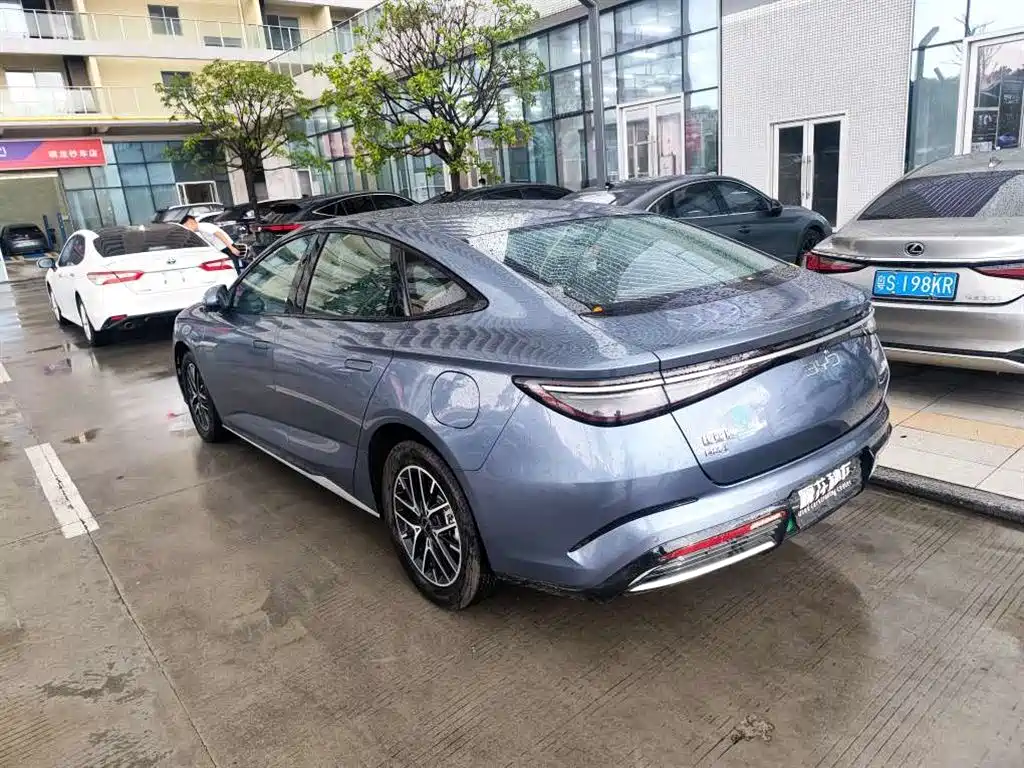 BYD Seal 07 DM-i 2025 — фото 7