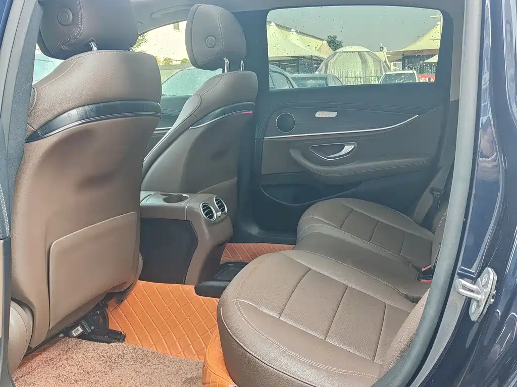 Mercedes-Benz E-Class 2020 — фото 10