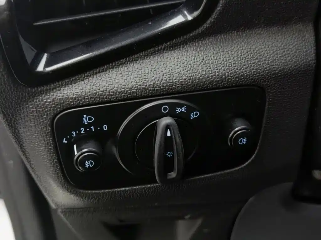 Ford EcoSport 2014 — фото 21