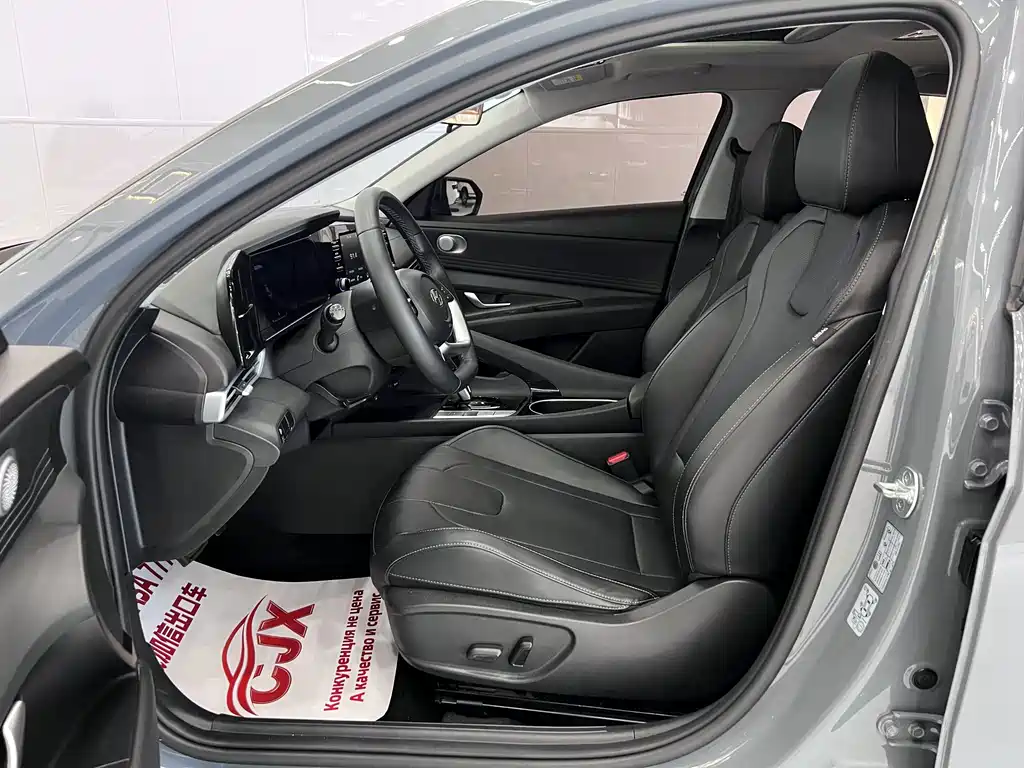 Hyundai Elantra 2022