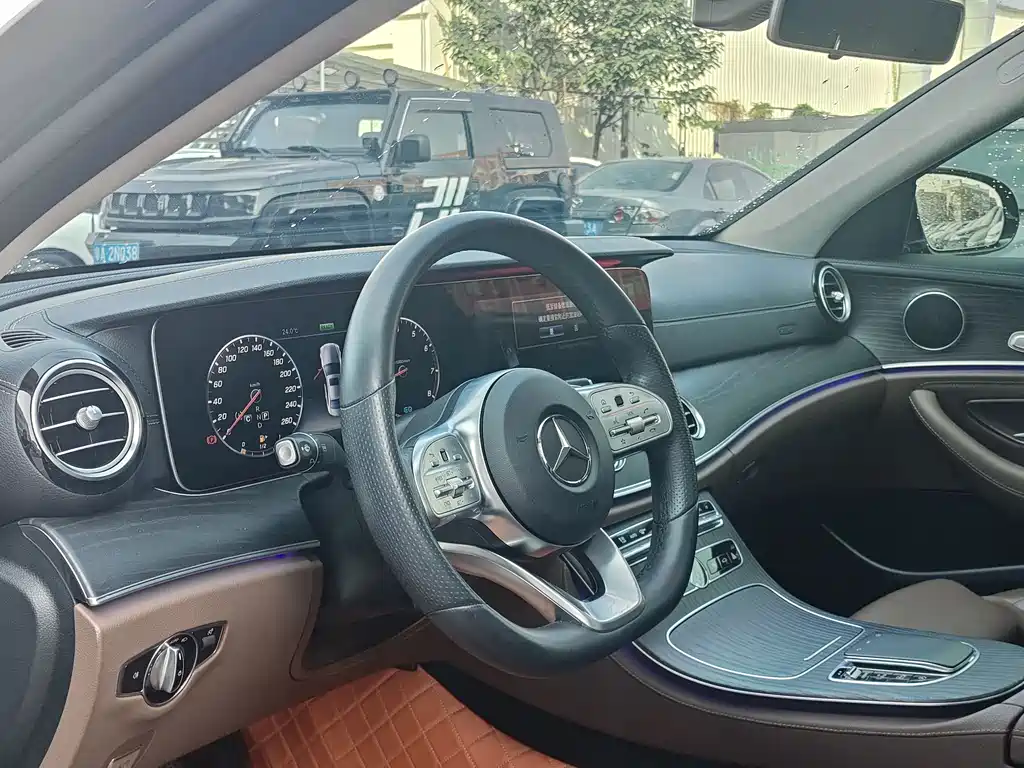 Mercedes-Benz E-Class 2020 — фото 13