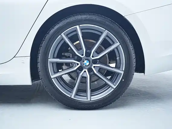 BMW 3 Series 2021 — фото 10