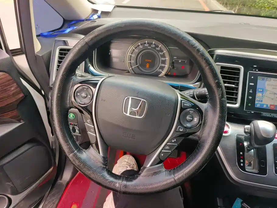 Honda Elysion 2017 — фото 15