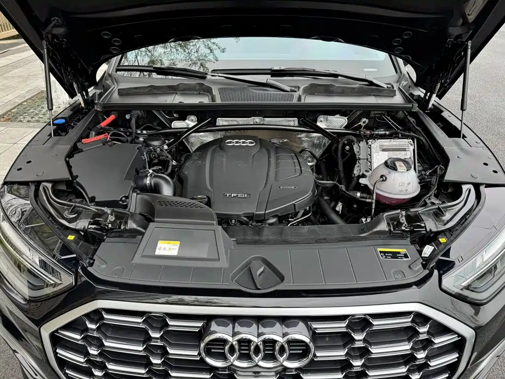 Audi Q5L 2023 — фото 11