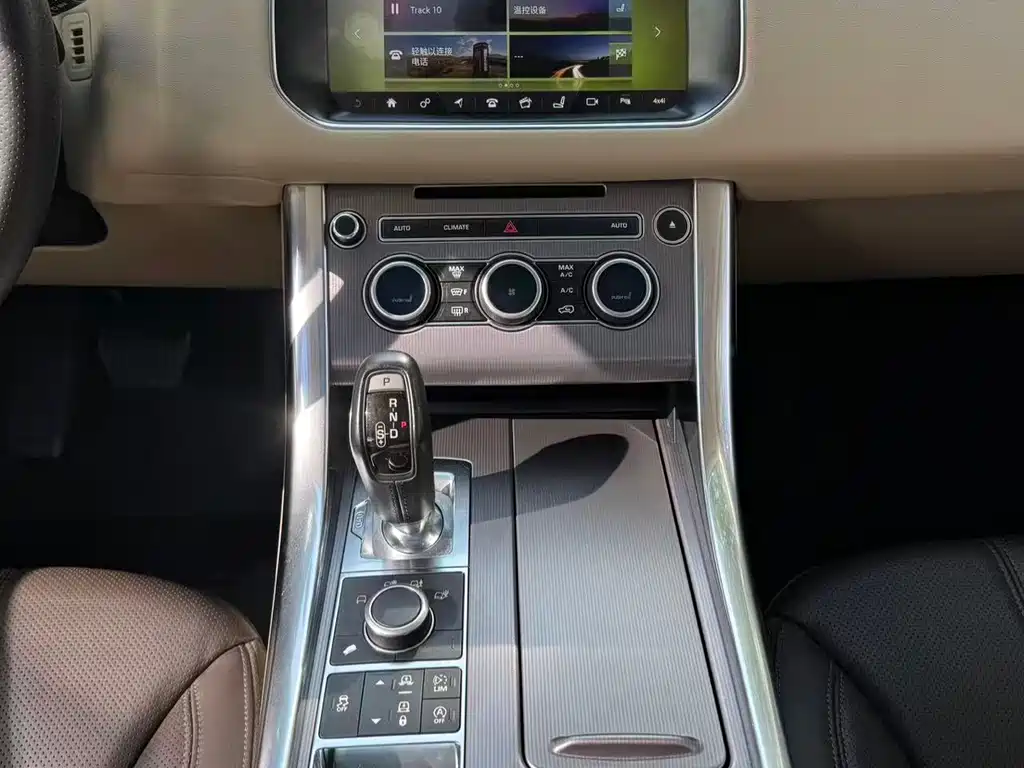 Land Rover Sport 2018 — фото 12